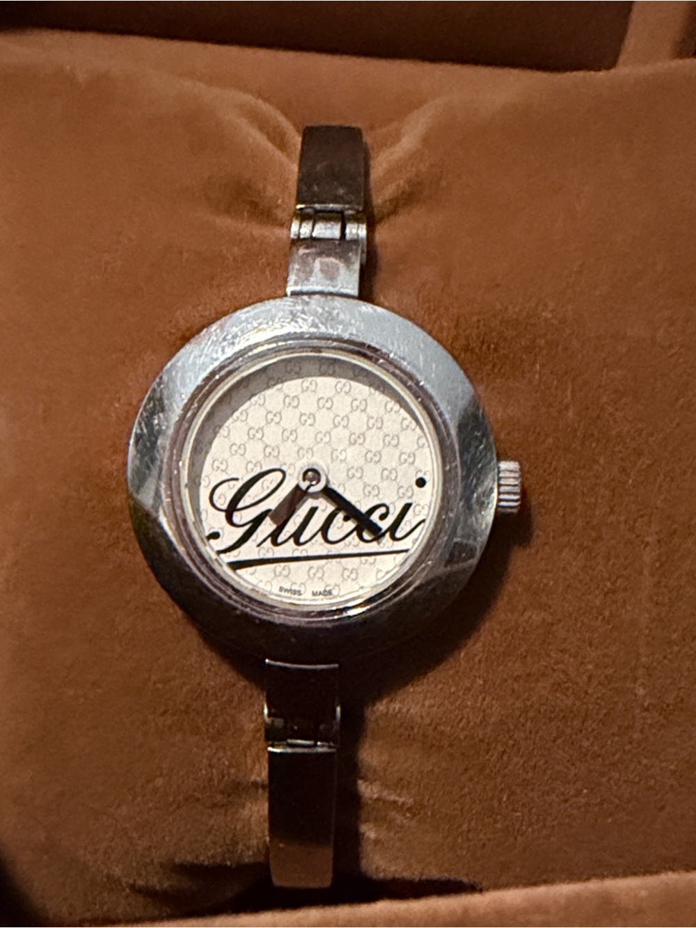 GUCCI YA105528 105 Series Swiss Quartz Bangle Watch Complete Set Box Papers - Picture 6 of 13